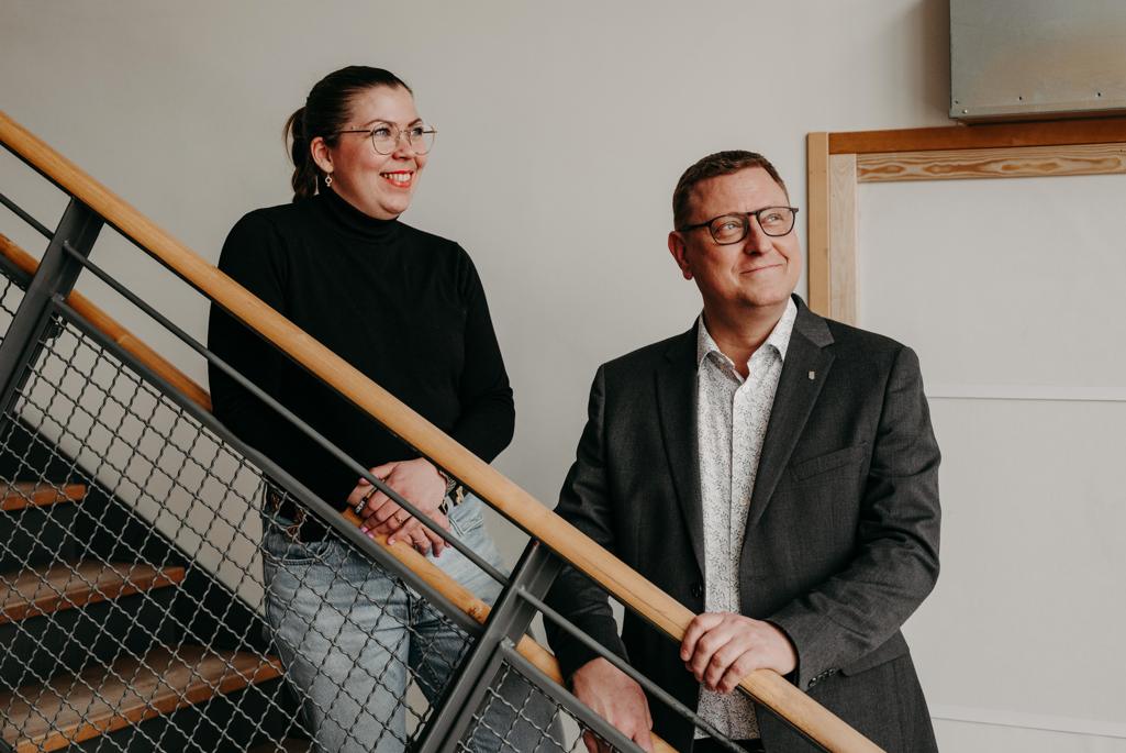 Kulturskolans logotyp som består av olika prickar i olika färger samt texten Kulturskolan.